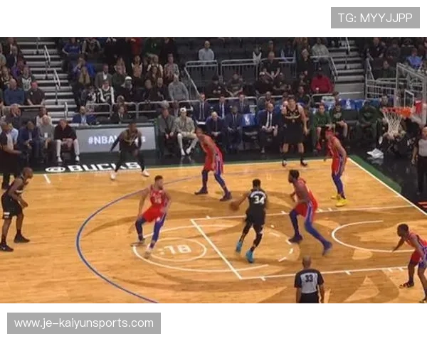 字母哥暴扣连攒人气带队大胜，篮球盛宴火爆全场